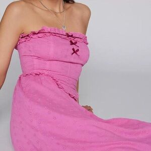NWOT Pink Eyelet Strapless Midi Dress